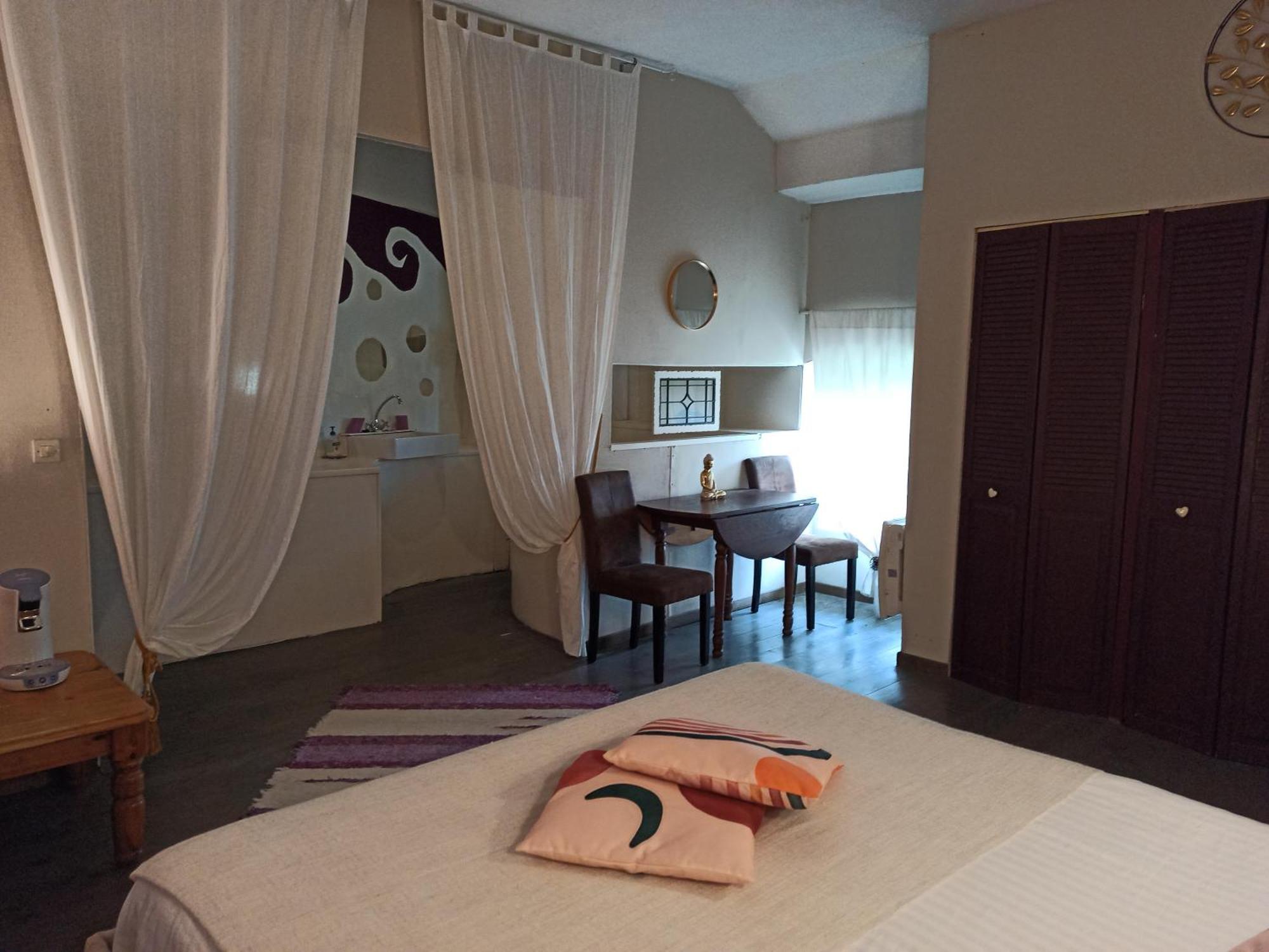 Le Dinanga Bed & Breakfast Leran